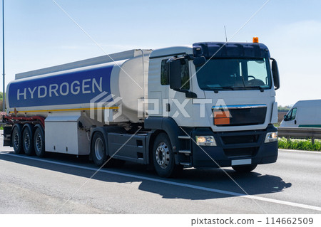 Truck with hydrogen tank trailer. Hydrogen transportation concept Truck with hydrogen tank trailer. Hydrogen transportation concept 114662509