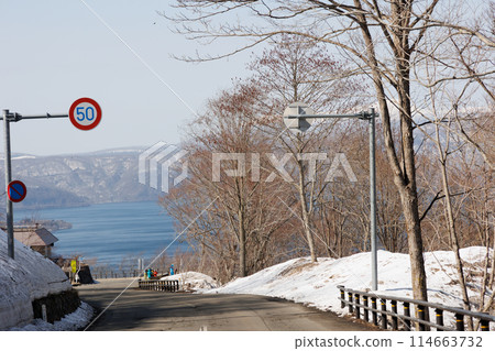 Lake Towada in spring (Hakko Pass First Observation Rest Area) 114663732