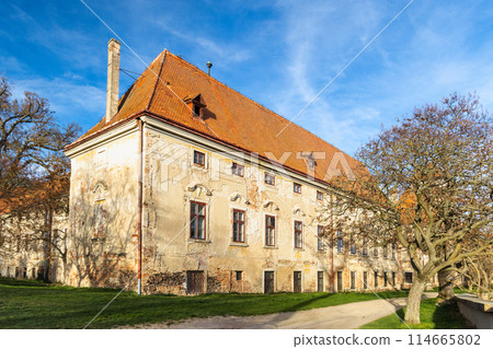 Castle Jaroslavice in the Znojmo region at sunset, South Moravia Castle Jaroslavice in the Znojmo region at sunset, South Moravia 114665802