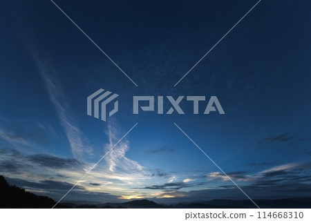 Dawn sky with a variety of clouds and colorful morning glow, early autumn, ultra-wide angle, sky-focused, 230912am Dawn sky with a variety of clouds and colorful morning glow, early autumn, ultra-wide angle, sky-focused, 230912am 114668310