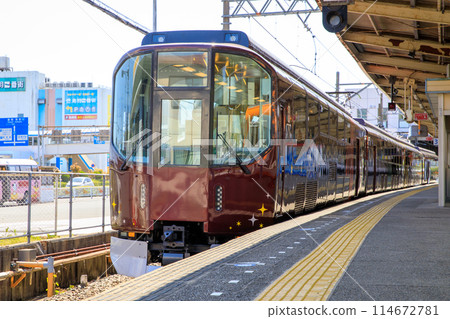 Kintetsu 20000 series Vista Car Raku parked at Toba Station Kintetsu 20000 series Vista Car Raku parked at Toba Station 114672781
