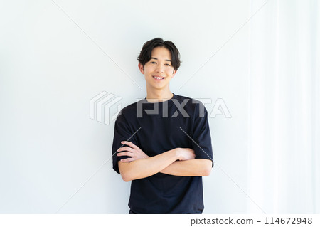 Young men's portrait 114672948