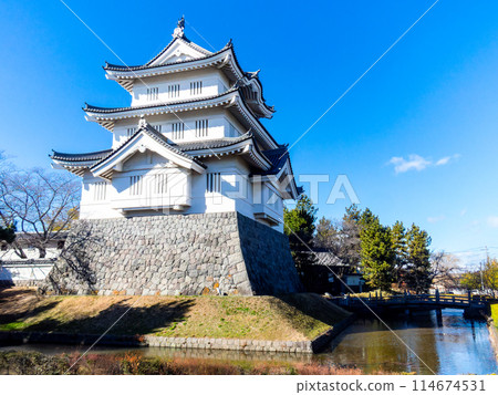 Nobojo Castle A view of the Shinobu Castle Ruins: castle tower and moat, an impregnable castle under the blue sky 114674531