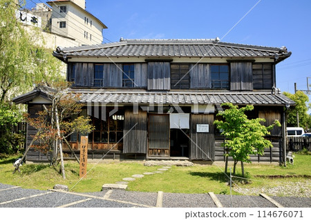 Toba City, the house of poet Irako Seihaku 114676071