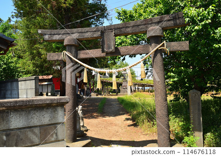 Stone torii gate of Sugawara Shrine in Rentori-cho, Isesaki City, Gunma Prefecture Stone torii gate of Sugawara Shrine in Rentori-cho, Isesaki City, Gunma Prefecture 114676118