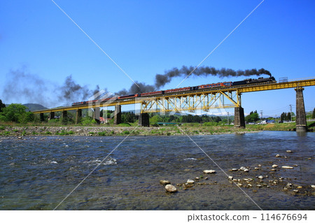 SL Banetsu Monogatari crossing the Ichinohe River Bridge 114676694