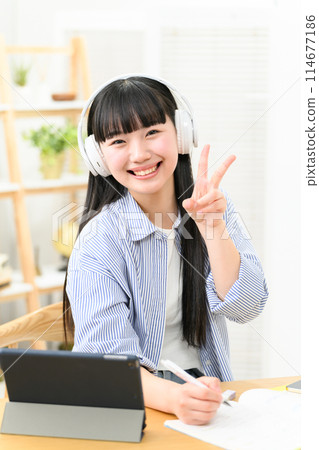 女高中生耳機片 114677186