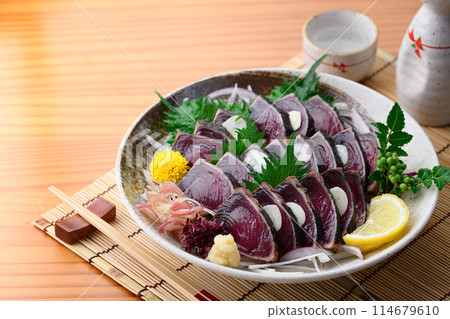 Seared bonito Nanki Katsuura Port Seared bonito Nanki Katsuura Port 114679610