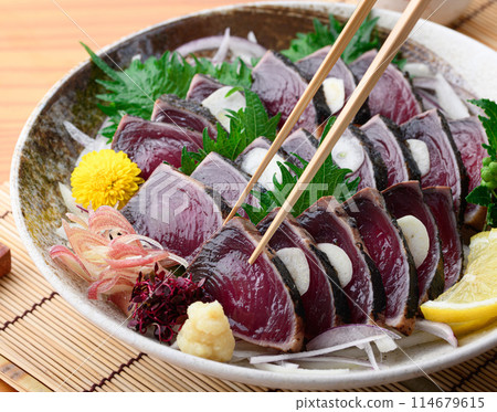 Seared bonito Nanki Katsuura Port 114679615