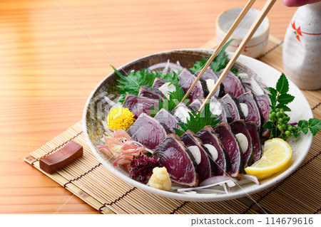 Seared bonito Nanki Katsuura Port 114679616