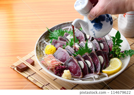 Seared bonito Nanki Katsuura Port 114679622