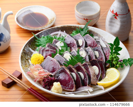 Seared bonito Nanki Katsuura Port 114679666