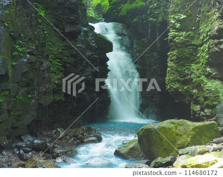 Yuhinotaki Falls in Sukkansawa 114680172