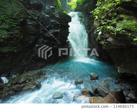 Yuhinotaki Falls in Sukkansawa 114680173