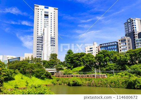 Tokyo, Chiyoda Ward, Fujimi, Former Edo Castle outer moat and Chuo Line 114680672