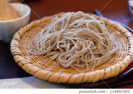 Zaru soba 114682805