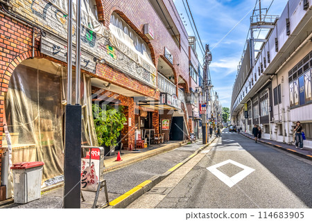 東京澀谷區代代木上原站的都市景觀 114683905