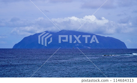 從三宅島看到的御倉島、伊豆群島、東京 114684313