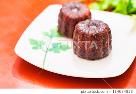 Canelé de Bordeaux is a French pastry, and its abbreviation is canelé [Sweet image] 114684838