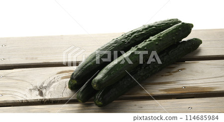 黃瓜（白色背景） 114685984