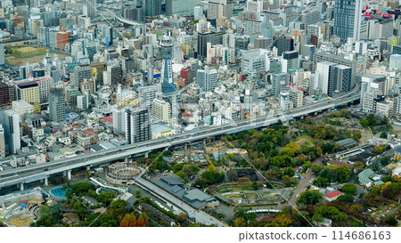 大阪,從天王寺站(新世界/通天閣)上方向西看 1625 大阪,從天王寺站(新世界/通天閣)上方向西看 1625 114686163