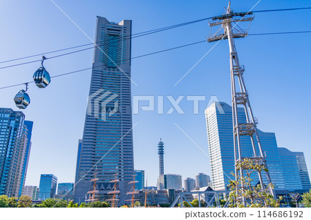 (Kanagawa Prefecture) Yokohama Minato Mirai cityscape YOKOHAMA AIR CABIN 114686192