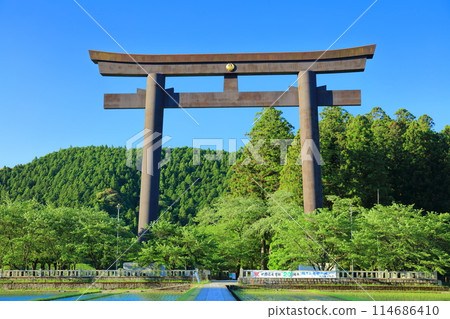 [和歌山縣] 晴天的大西原大鳥居（熊野本宮大社） 114686410