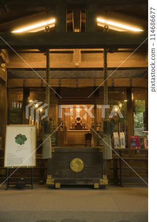 Kifune Shrine: The quiet main shrine in the early morning: Vertical composition 2 114686677