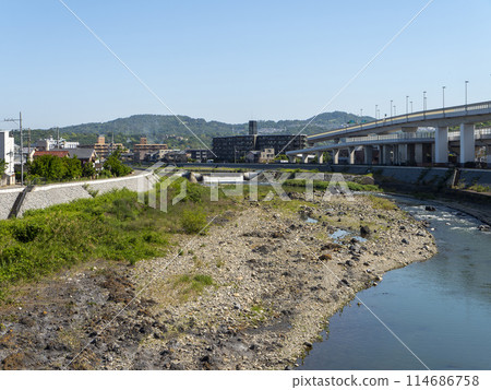 Scenery along the Inagawa River seen from Kinunobe Bridge in Kawanishi City, Hyogo Prefecture 114686758
