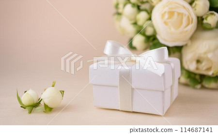 Elegant white rose bouquet and gift 2 114687141