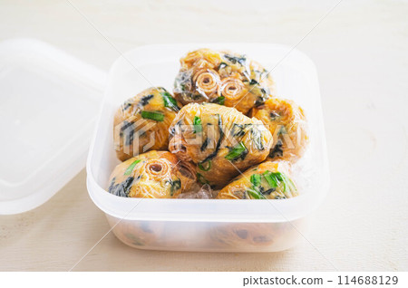 儲存容器中的味噌球 114688129