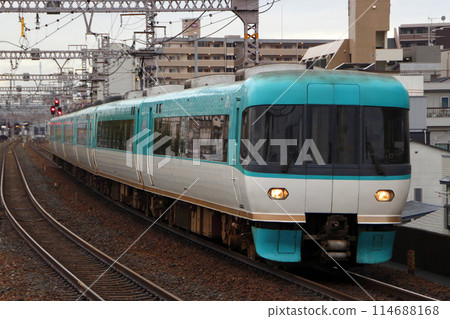Limited Express Kuroshio passing through the Osaka Loop Line: 283 series/Ocean Arrow carriages (Kyoto⇔Shingu) 114688168