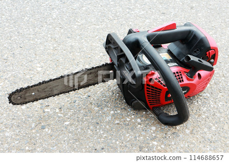 Small chainsaw Small chainsaw 114688657