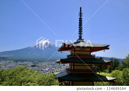新倉山淺間公園/富士山(山梨縣富士吉田市) 新倉山淺間公園/富士山(山梨縣富士吉田市) 114689164