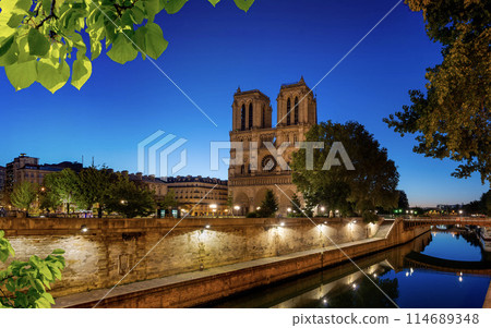 Notre Dame De Paris 114689348