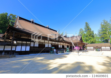 [Wakayama Prefecture] Kongobuji Temple (Mt. Koya) in fine weather 114689601