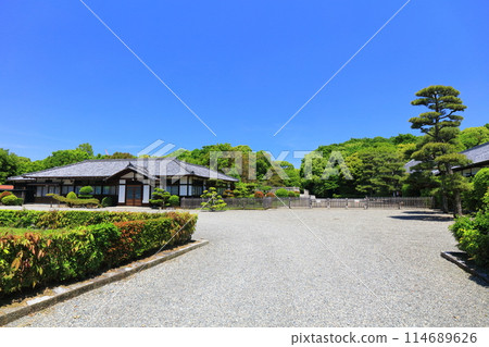 [奈良縣] 宮內廳圖書館、陵墓部、行美陵監理所（神武天皇陵）的晴空 114689626
