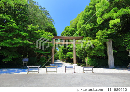 [奈良縣] 晴天時位於橛原神社北參道的鳥居 114689630