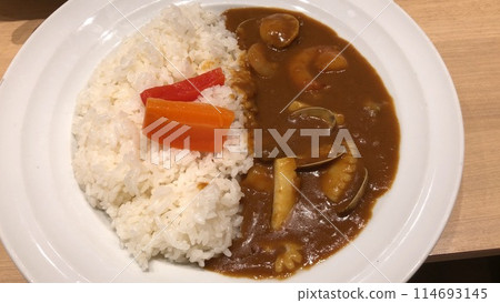 Curry for lunch 114693145