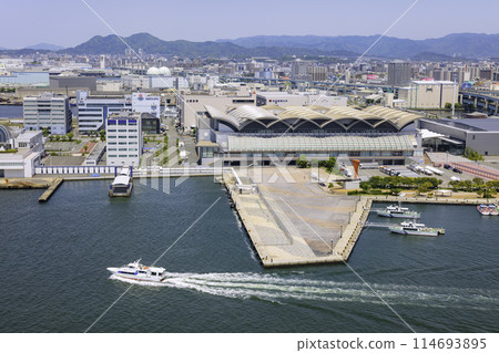 從博多港塔展望台看到的博多碼頭風景(福岡縣福岡市) 從博多港塔展望台看到的博多碼頭風景(福岡縣福岡市) 114693895