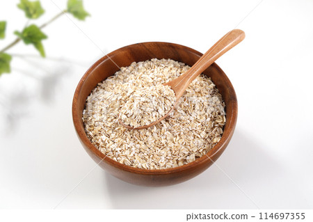 Oatmeal served in a wooden bowl 114697355