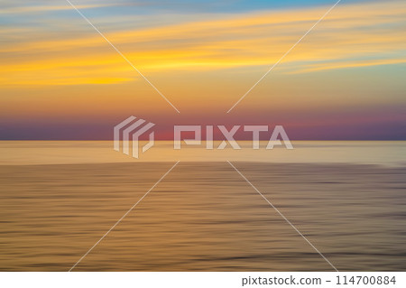 流雲和大海的形象 流雲和大海的形象 114700884