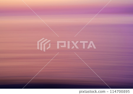 流雲和大海的形象 114700895