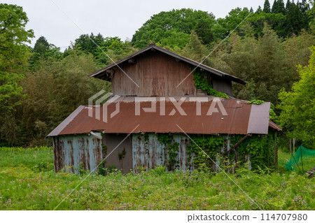 日本岡山縣蒜山高原上古老而美麗的建築 114707980