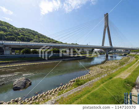 流經川西市和池田市的豬名川上的新豬名川大橋 114710370