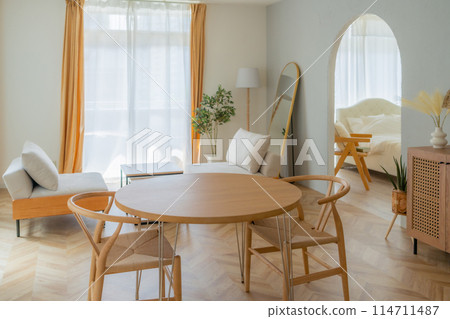 與圓桌一起生活 與圓桌一起生活 114711487