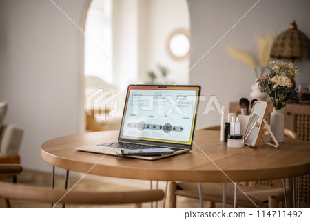 筆記本 筆記本電腦 電腦 114711492