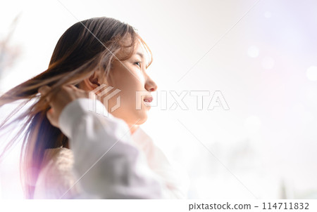 女性的個人資料 114711832