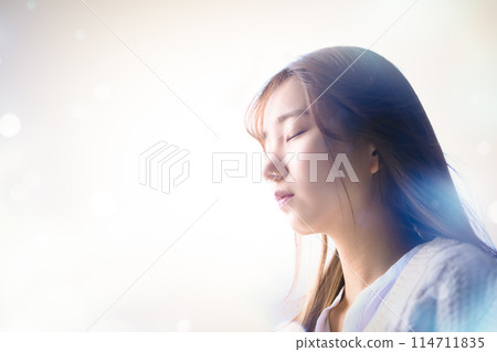 Beautiful woman Beautiful woman 114711835