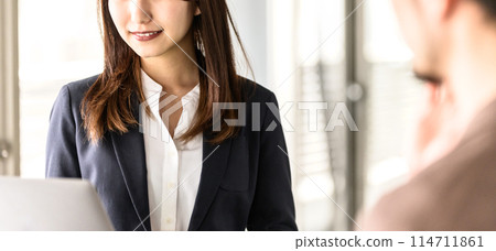 女人的柔焦照片 114711861